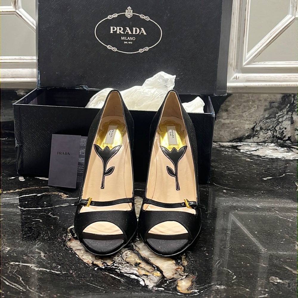 Prada. NIB Black Prada heels. Purchased at Prada in Milan. Brand new. #prada